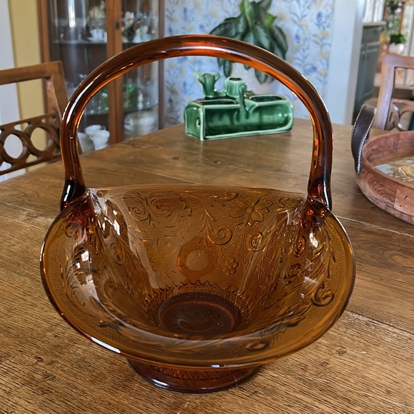 Indiana Glass 1970 Amber Gold Basket - Picture 2 of 5